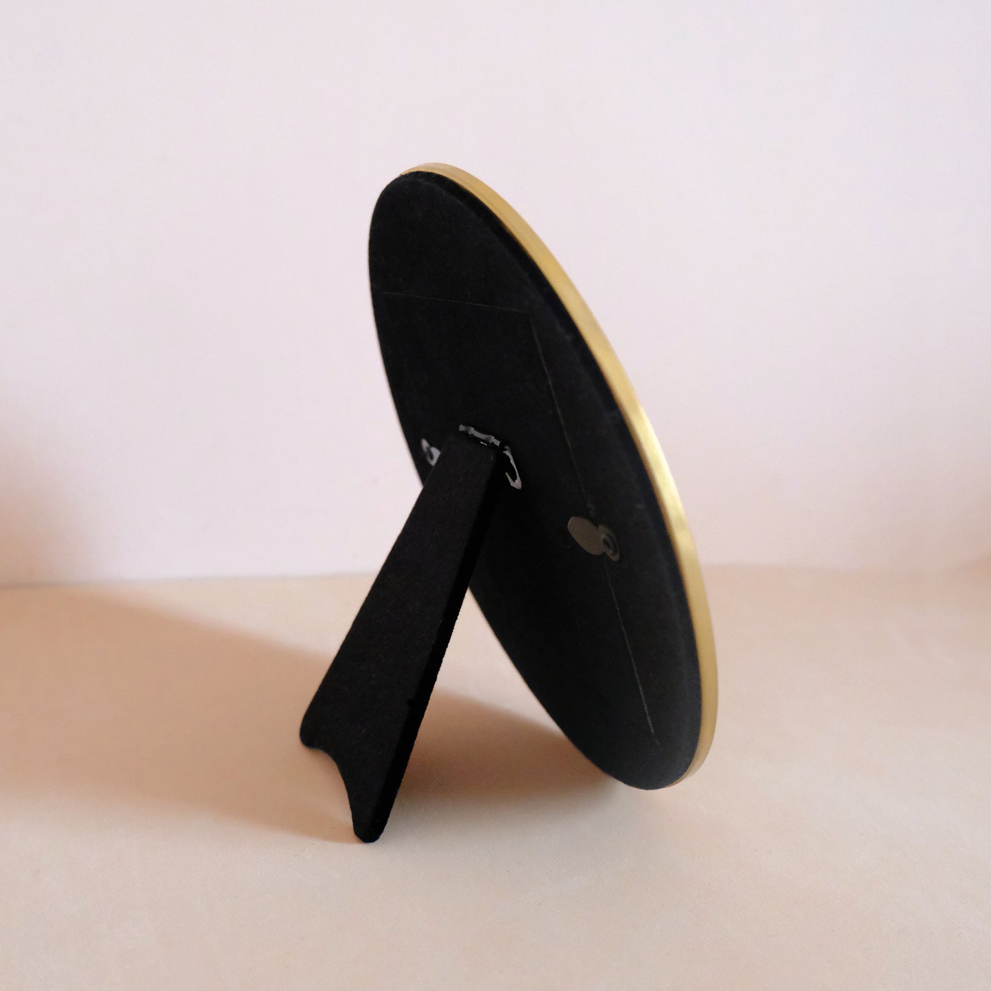 CIRCULAR FRAMED MOUNT