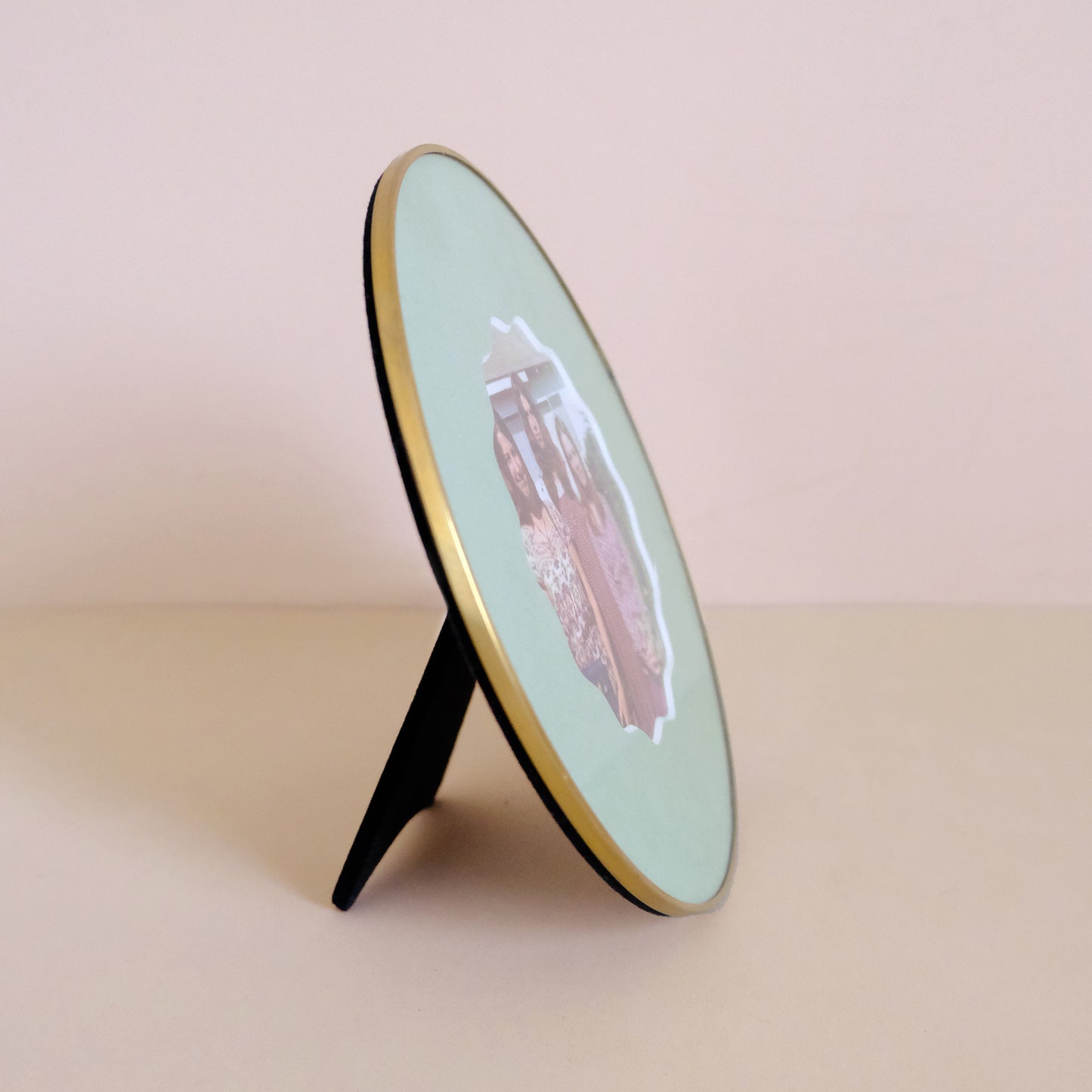 CIRCULAR FRAMED MOUNT