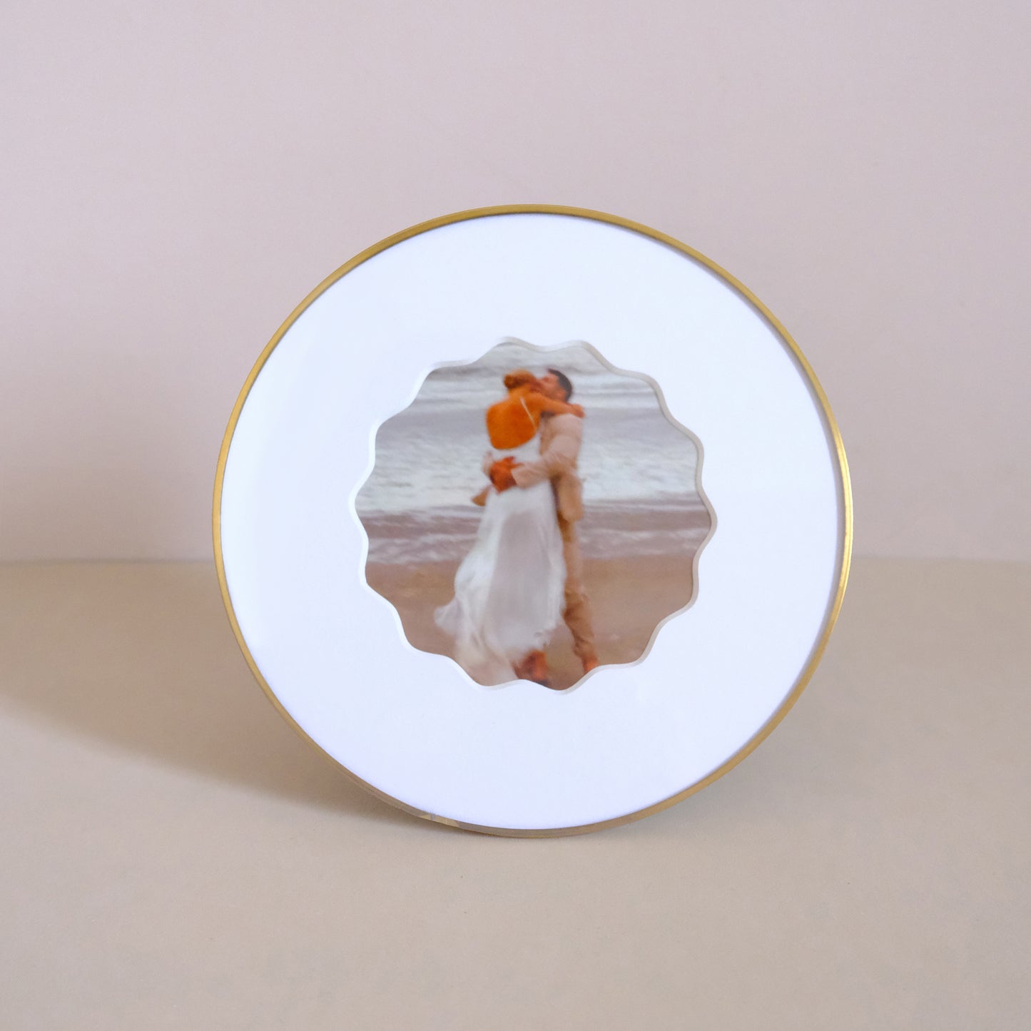 CIRCULAR FRAMED MOUNT