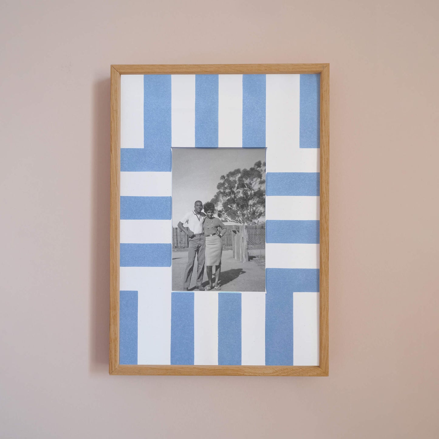 STRIPY PHOTO MOUNT 6x4"