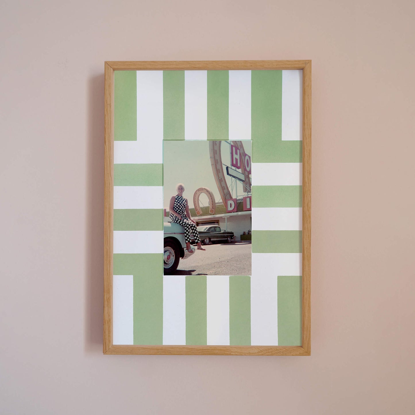 STRIPY PHOTO MOUNT 6x4"